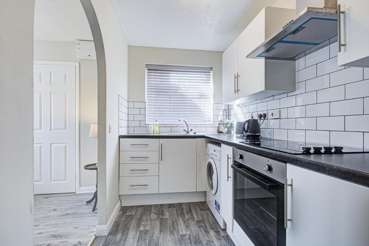Windsor Burnham Ascot Haven Sleeps 4 Villa Slough Ngoại thất bức ảnh