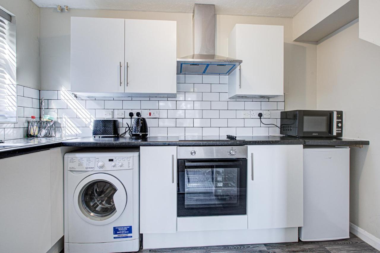 Windsor Burnham Ascot Haven Sleeps 4 Villa Slough Ngoại thất bức ảnh