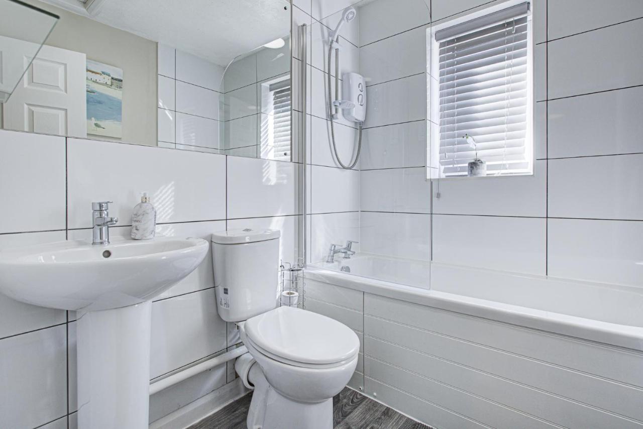 Windsor Burnham Ascot Haven Sleeps 4 Villa Slough Ngoại thất bức ảnh