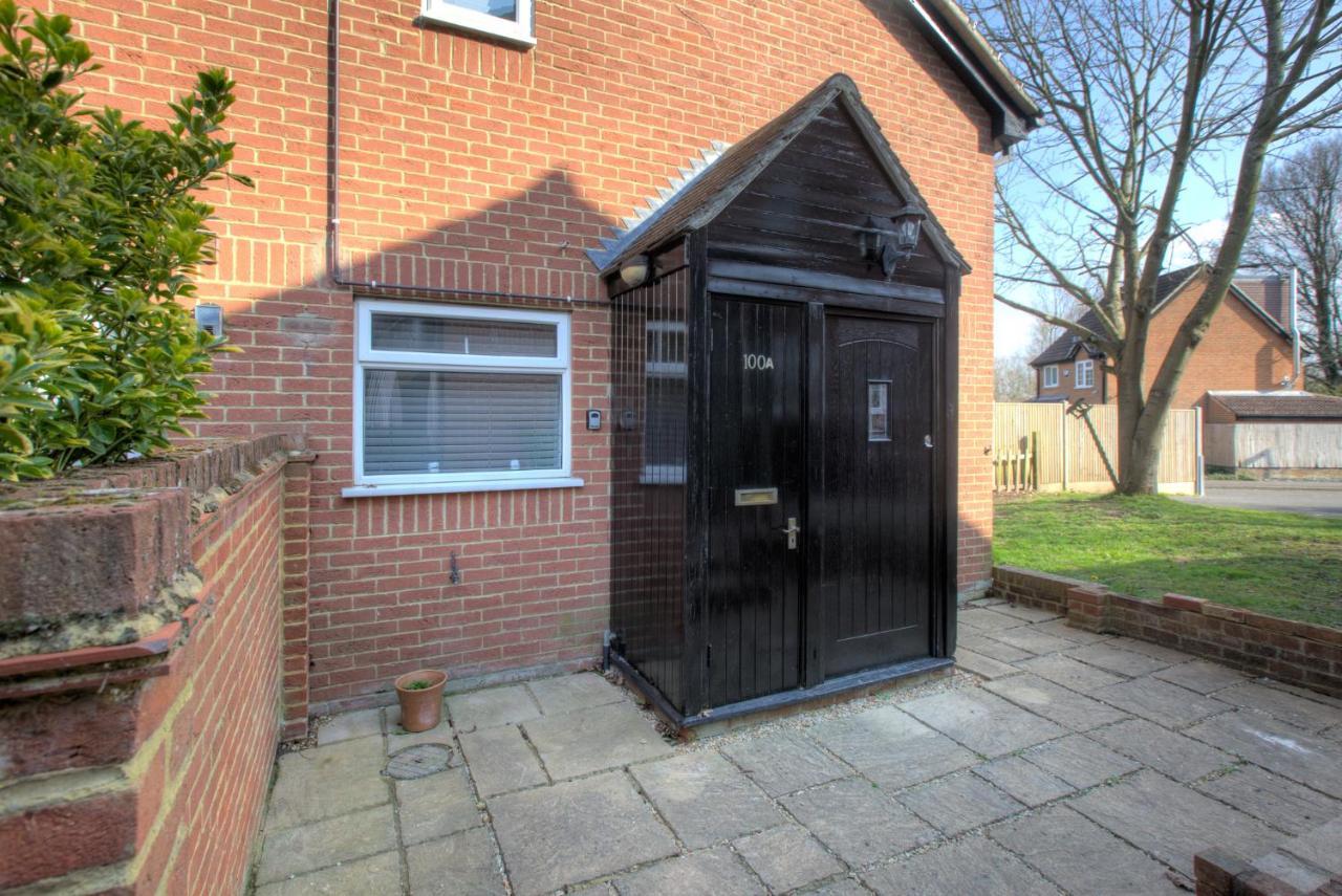Windsor Burnham Ascot Haven Sleeps 4 Villa Slough Ngoại thất bức ảnh