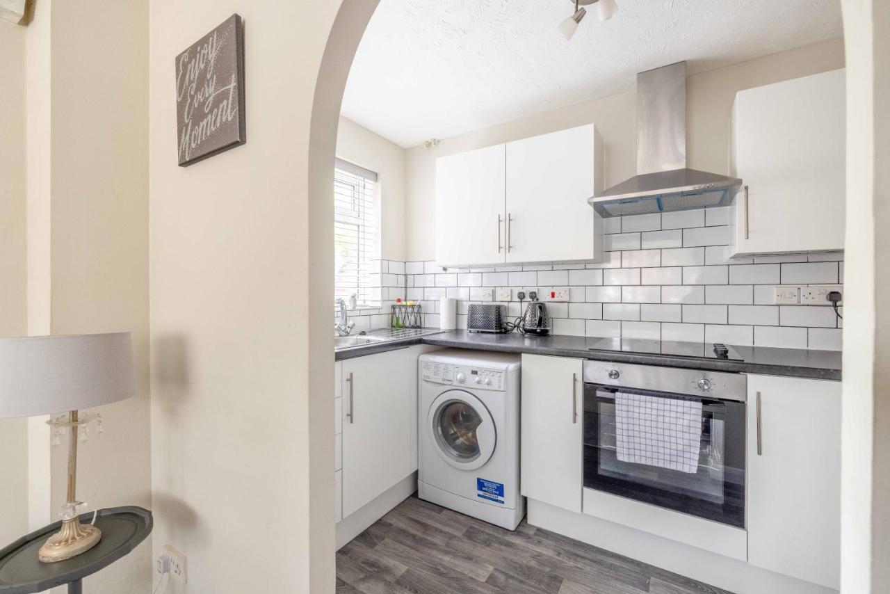 Windsor Burnham Ascot Haven Sleeps 4 Villa Slough Ngoại thất bức ảnh