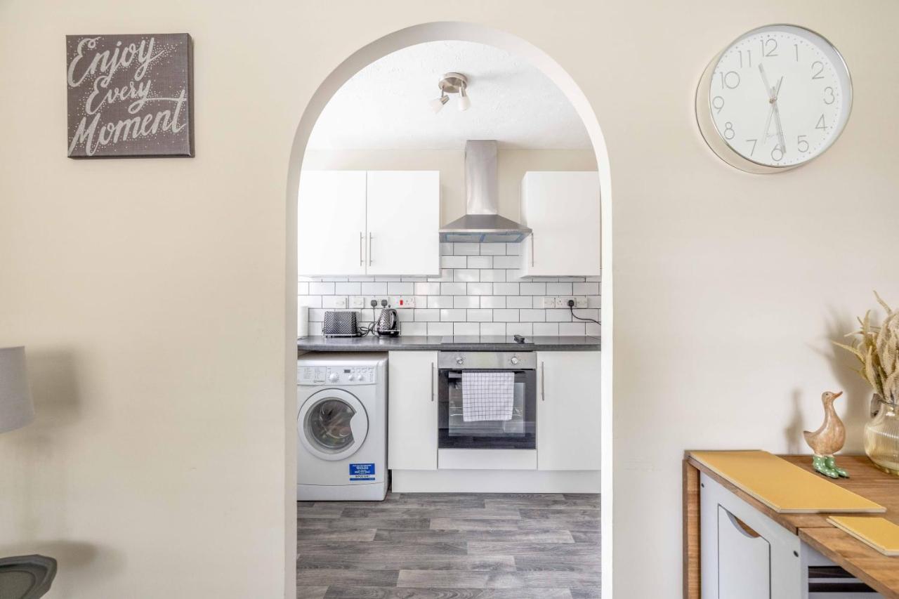 Windsor Burnham Ascot Haven Sleeps 4 Villa Slough Ngoại thất bức ảnh